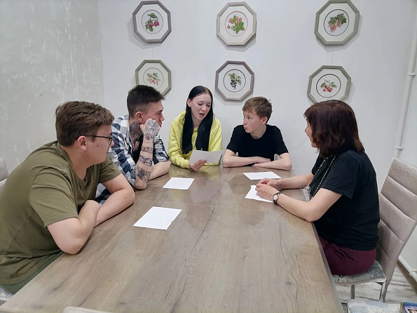 Погружение в мир старшего поколения: как волонтеры учатся понимать и поддерживать пожилых людей